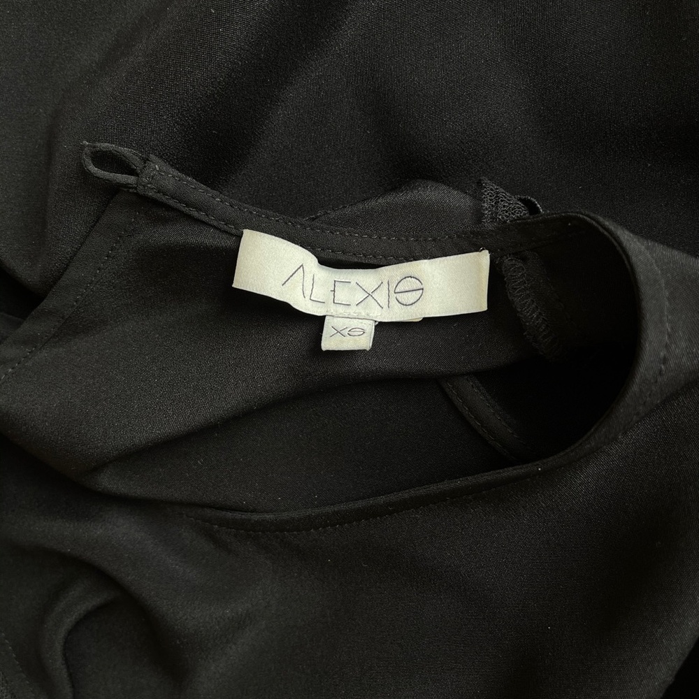 ALEXIS Fernand Ruffle Trim Cold Shoulder Top - Picture 3 of 8